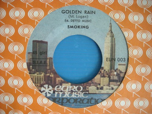 Giri smoking golden - rain, /